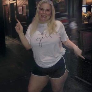 Meet your Posher, Lara